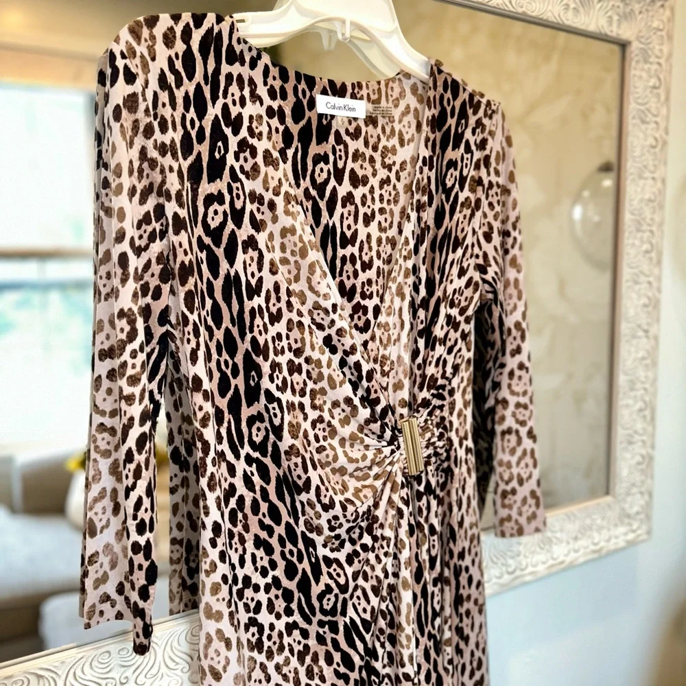 NWOT Calvin Klein Leopard Wrap Dress w/ Side Gold Accent, 3/4 Length Sleeves, S - Picture 11 of 13